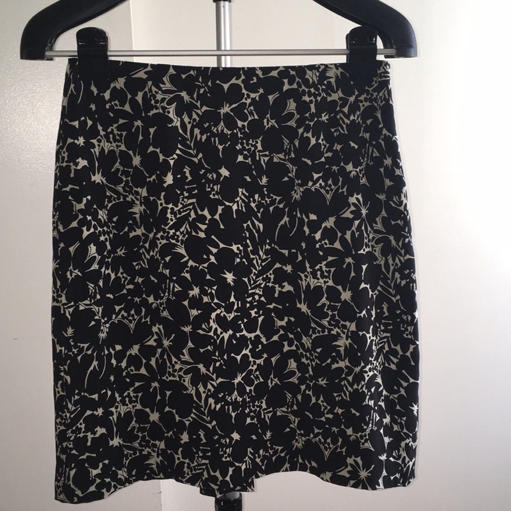 Black pleated skirt